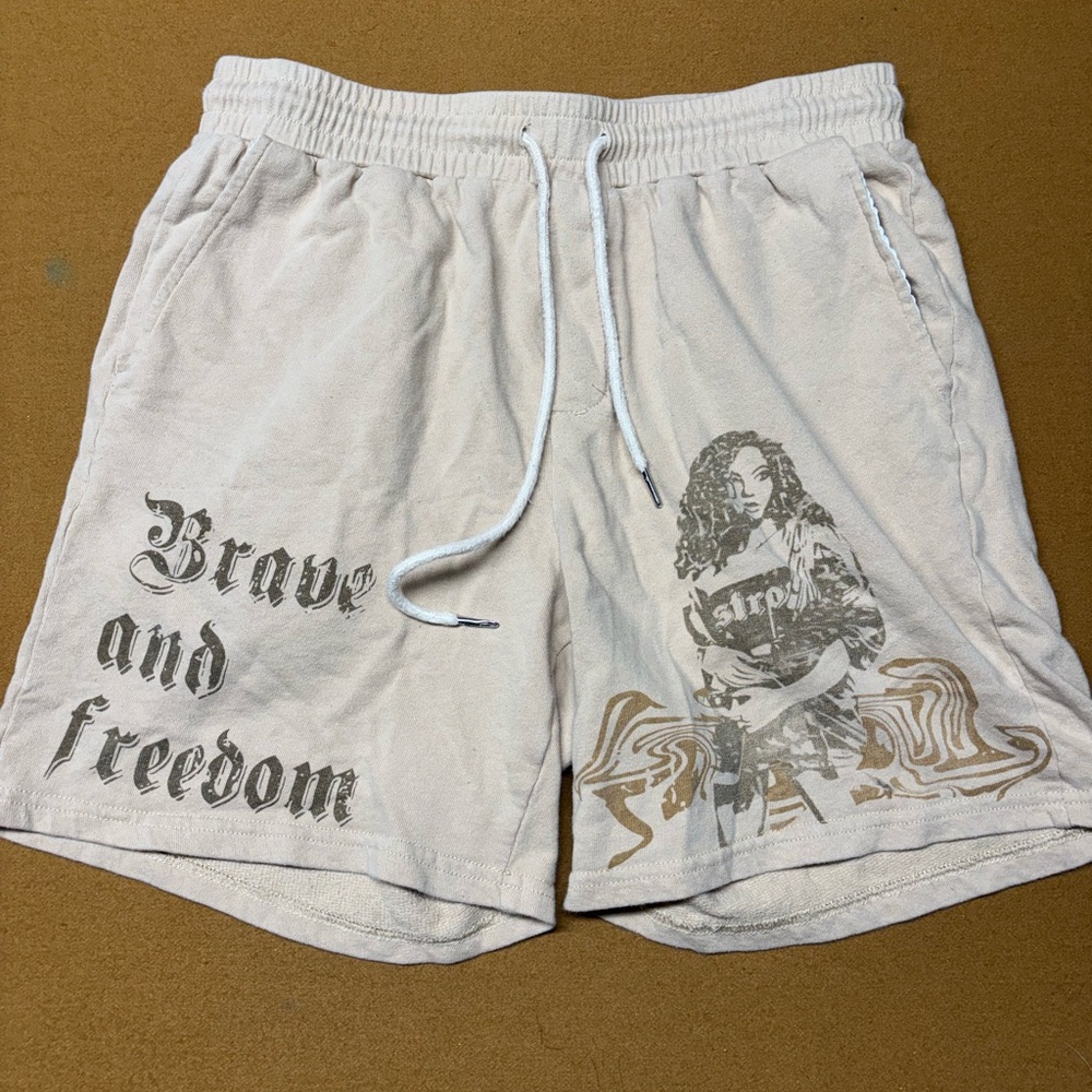 SHEIN Cream Graphic Athletic Men Shorts